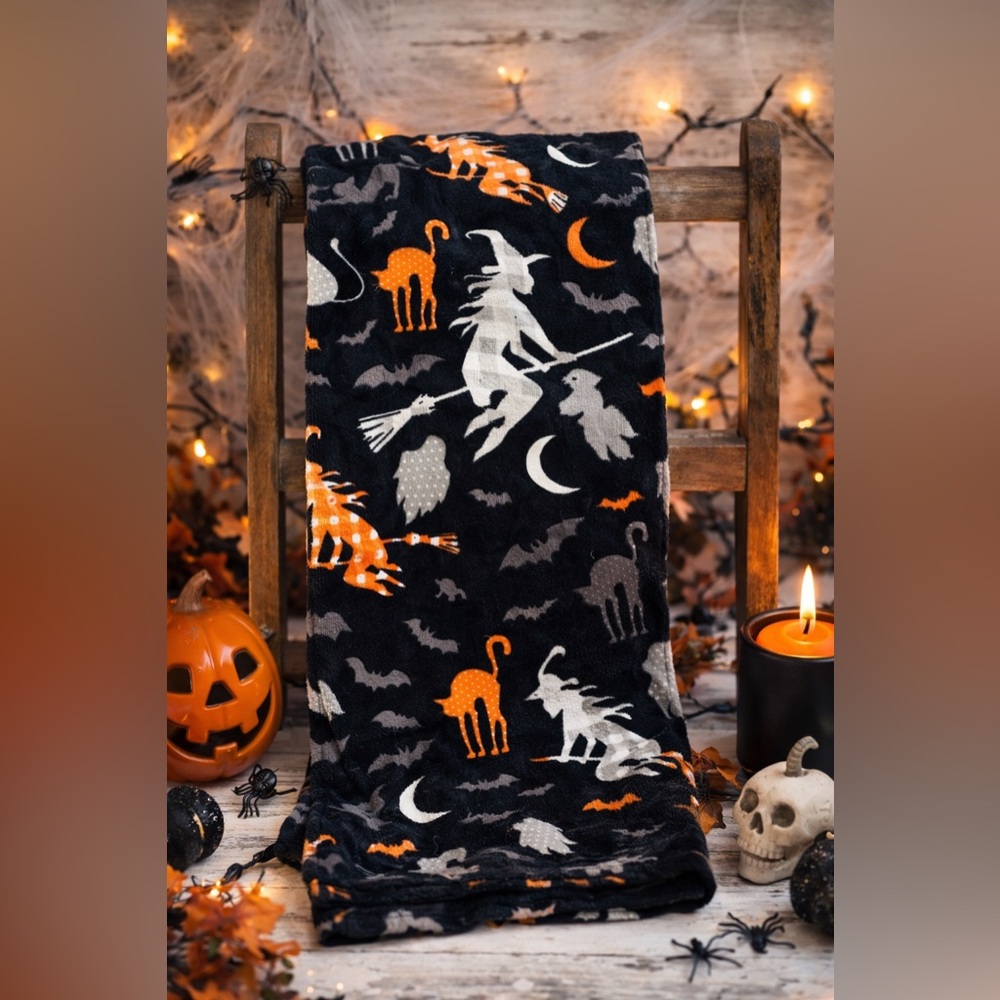 Cynthia Rowley Halloween Witch Cat Hand Towels Set of 2 NWOT